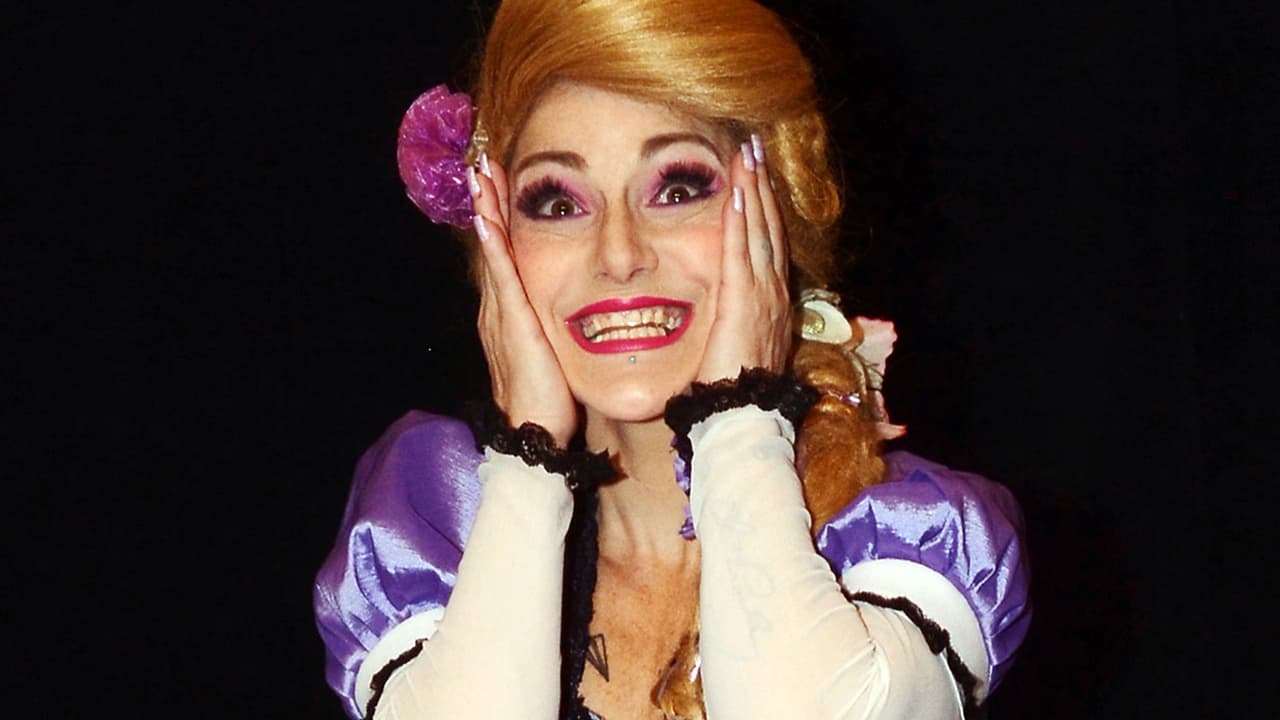 La jueza de Mira Quién Baila 2018 confirmó a De Primera Mano que 
<a href="https://www.youtube.com/watch?v=7v-ETS5S1g8&feature=emb_logo&ab_channel=ImagenEntretenimiento" target="_blank">puso a la venta sus artículos personales</a>, tras la falta de trabajo.