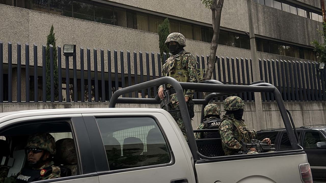 <b>Unas 47 personas desaparecieron durante operativos militares en Nuevo Laredo, México</b>
<br>
<br>Las madres de los desaparecidos los buscan sin descanso mientras los defensores de derechos humanos señalan como supuestos responsables a un grupo élite de la Marina Mexicana.
