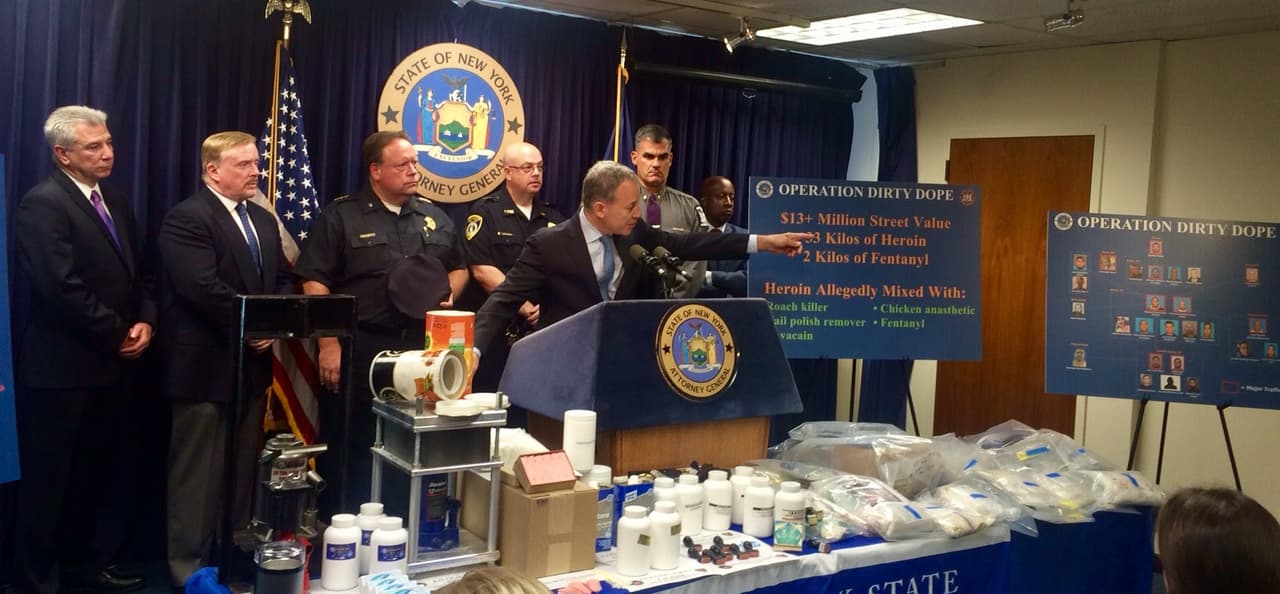 Fiscalía de Nueva York acusa a 24 hispanos tras incautar 13 millones de dólares en heroína