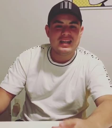 "Al descubrir esa fórmula pues vivo mucho más tranquilo, de verdad. De repente uno tiene que
<b> <a href="https://www.univision.com/shows/primer-impacto/alfredo-olivas-habla-sobre-el-arresto-de-su-hermano-por-portar-armas-de-forma-ilegal-en-mexico-video" target="_blank">tocar casi fondo</a></b> en ese aspecto para ver un nuevo amanecer y yo creo que Alfredo Olivas nunca había estado tan tranquilo como ahora, tan en paz y tan enfocado a lo que realmente me importa que son los míos y en mi música", explicó el cantautor de regional mexicano.