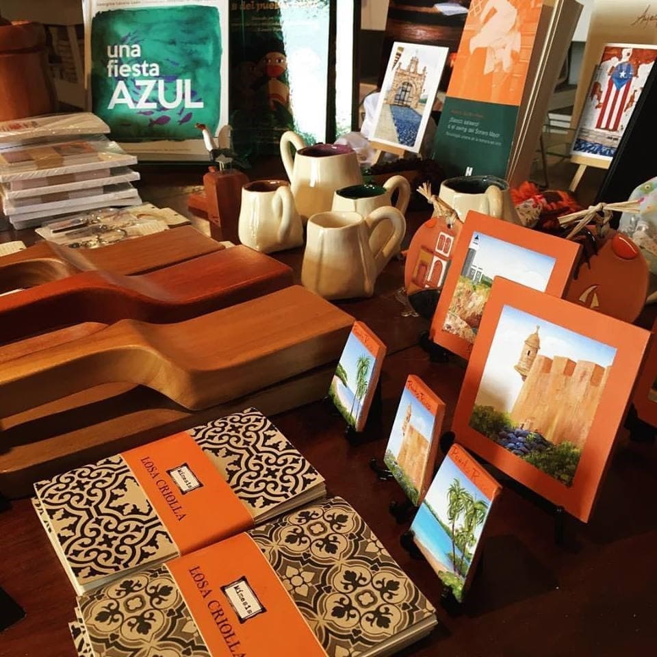 La Tienda Cultural en el Viejo San Juan estará abierta de martes a sábado de 10:00 a.m. a 5:00 p.m. Los interesados en realizar órdenes o consultas deben llamar previamente al (787) 721-5105 o escribir al correo electrónico libreria@icp.pr.gov. Luego, podrán pasar a recoger sus compras sin tener que bajar de su vehículo, en la tienda ubicada en la Calle Norzagaray #98 del Viejo San Juan, al lado de la Iglesia San José.
<br>