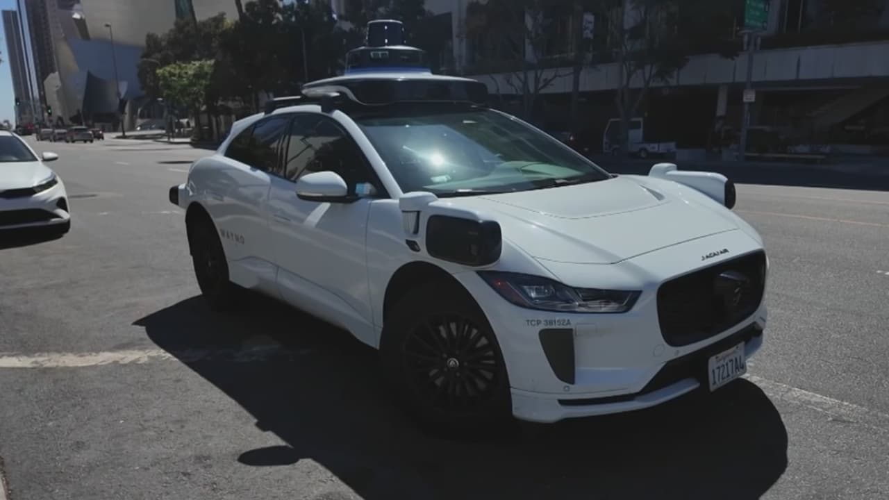 Vehículos Waymo para inmigrantes: ¿son una alternativa segura frente a los operativos de ICE?