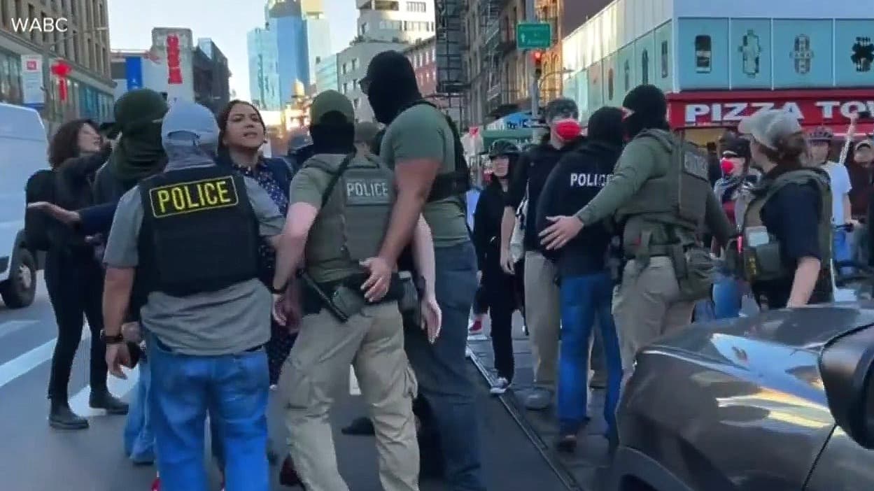 Entra en vigor ley en Nueva York que prohíbe a la policía colaborar con ICE hoy 25 de agosto