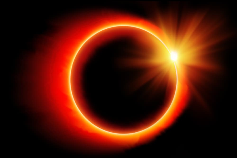 El mes de septiembre es sumamente interesante para ti, canceriano, pues habrá dos eclipses, uno de Sol al comenzar este ciclo y otro de tu regente, la Luna el día 16.
<br>
<br>Por Profesor Zellagro