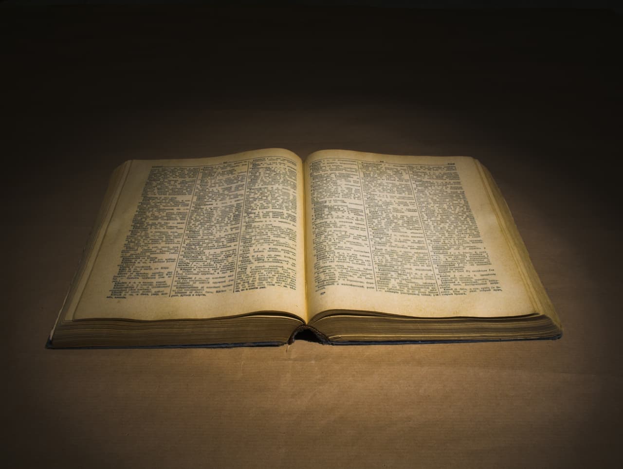De acuerdo con estos manuscritos, en 1704 Newton encontró un impresionante hallazgo mientras leía el libro de Daniel del antiguo testamento, en la biblia.