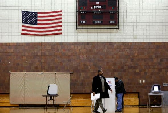 O en otros lugares decidieron que una cancha de baloncesto sería perfecto para dar el resultado final después del último 'silbatazo'.