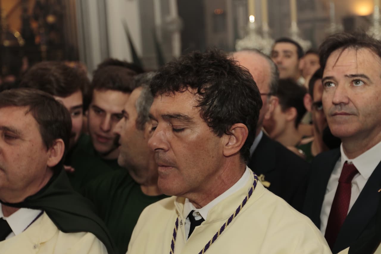 Antonio es muy devoto.