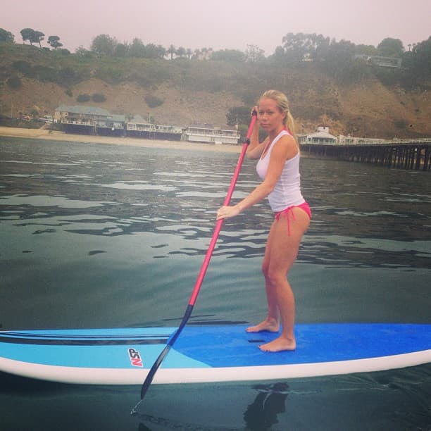 Kendra se mantiene activa, realiza muchos deportes y se preocupa por su figura.