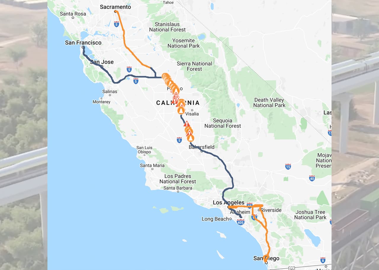 La segunda fase del proyecto Tren de Alta Velocidad de California contempla una extensión hacia el norte hasta Sacramento y una hacia el sur dirección San Diego. No obstante, esta fase se encuentra aún en etapa de aprobaciones y resoluciones ambientales.
<br>
<br>Para mayor información sobre el proyecto y los detalles de su ejecución, 
<b><a href="https://buildhsr.com/construction_update/" target="_blank">puedes revisar aquí.</a></b>