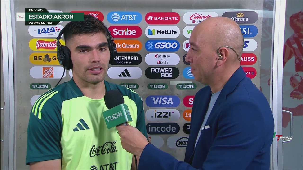 Johan Vásquez se rindió ante Raúl Jiménez: “Es un ejemplo”