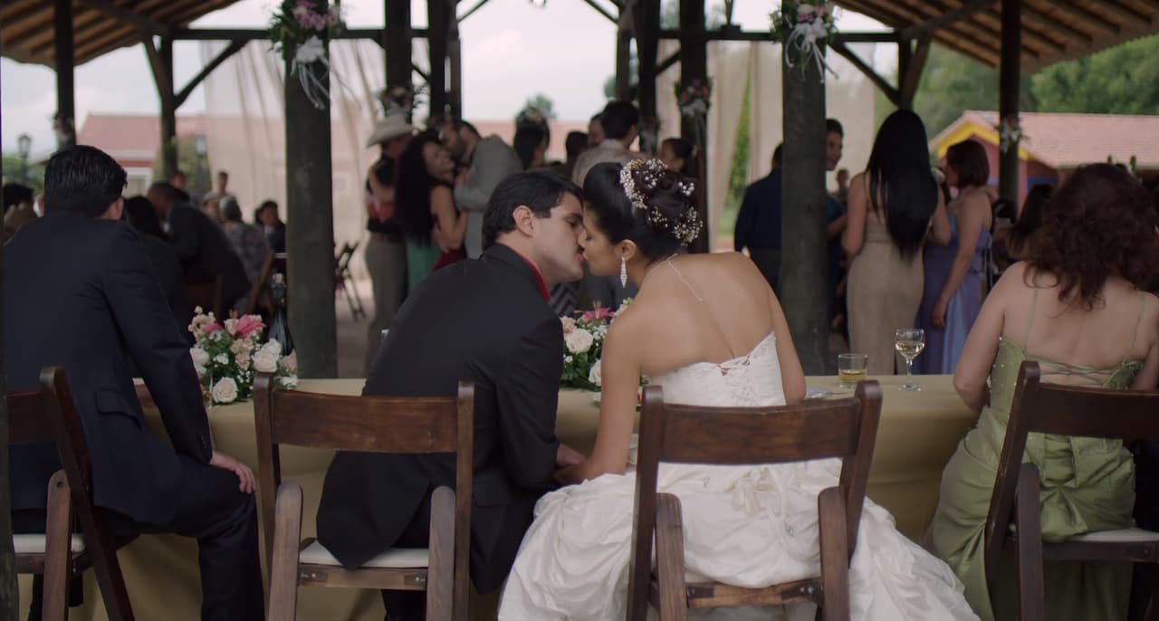 La boda estuvo muy concurrida. Familiares de los novios, socios y conocidos de 'El Chapo' se dieron cita en la gran celebración.