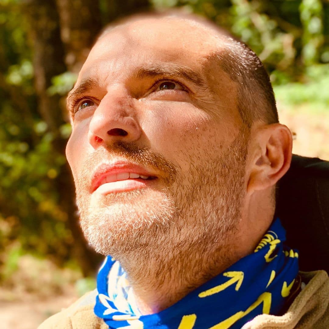 "Yo feliz, sobre todo feliz por ella. Creo que es algo que ella anhelaba mucho, ella se quiere mucho con la persona con la que se comprometió, creo que es su sueño hecho realidad", comentó.