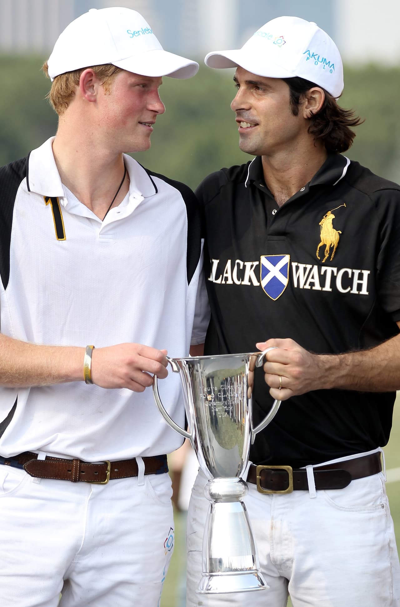 "No quiere que eso (la persecución y el acoso) le ocurra a su familia", afirmó Figueras.