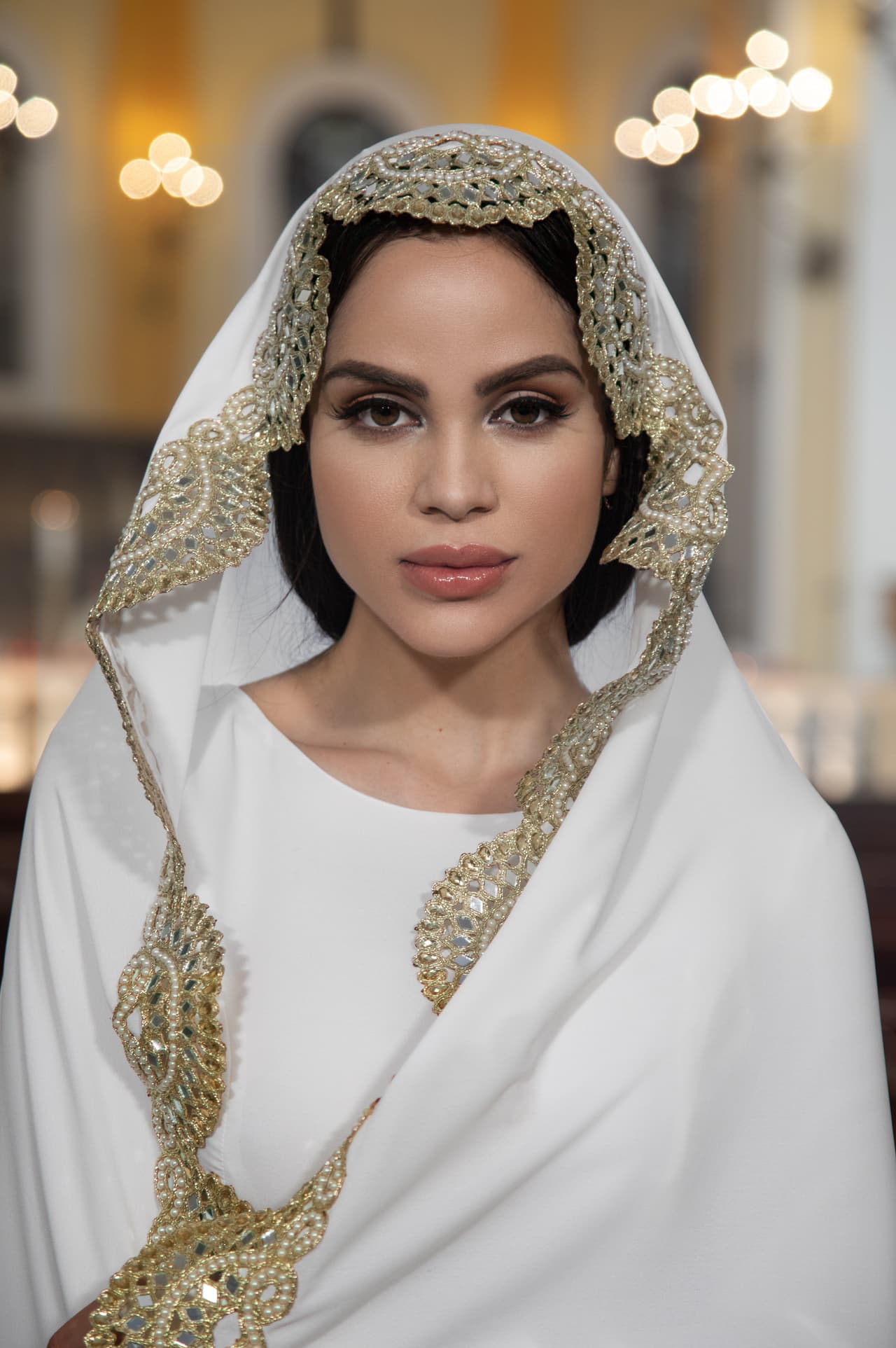 <b>Pero allí no paró la cosa. A Natti Natasha le dieron ganas de ir al baño. </b>“¡No me podría ni bajar las medias ni me podía subir el traje! Era una pelea con el vestido, que me hacía sudar más...".