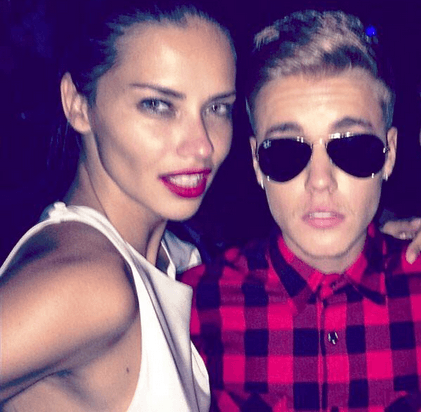 Todo el chisme surgió después de que se publicara esta imagen, a partir de ahí se dijo que había un affair. Pero ella se encargó de desmentir todo.