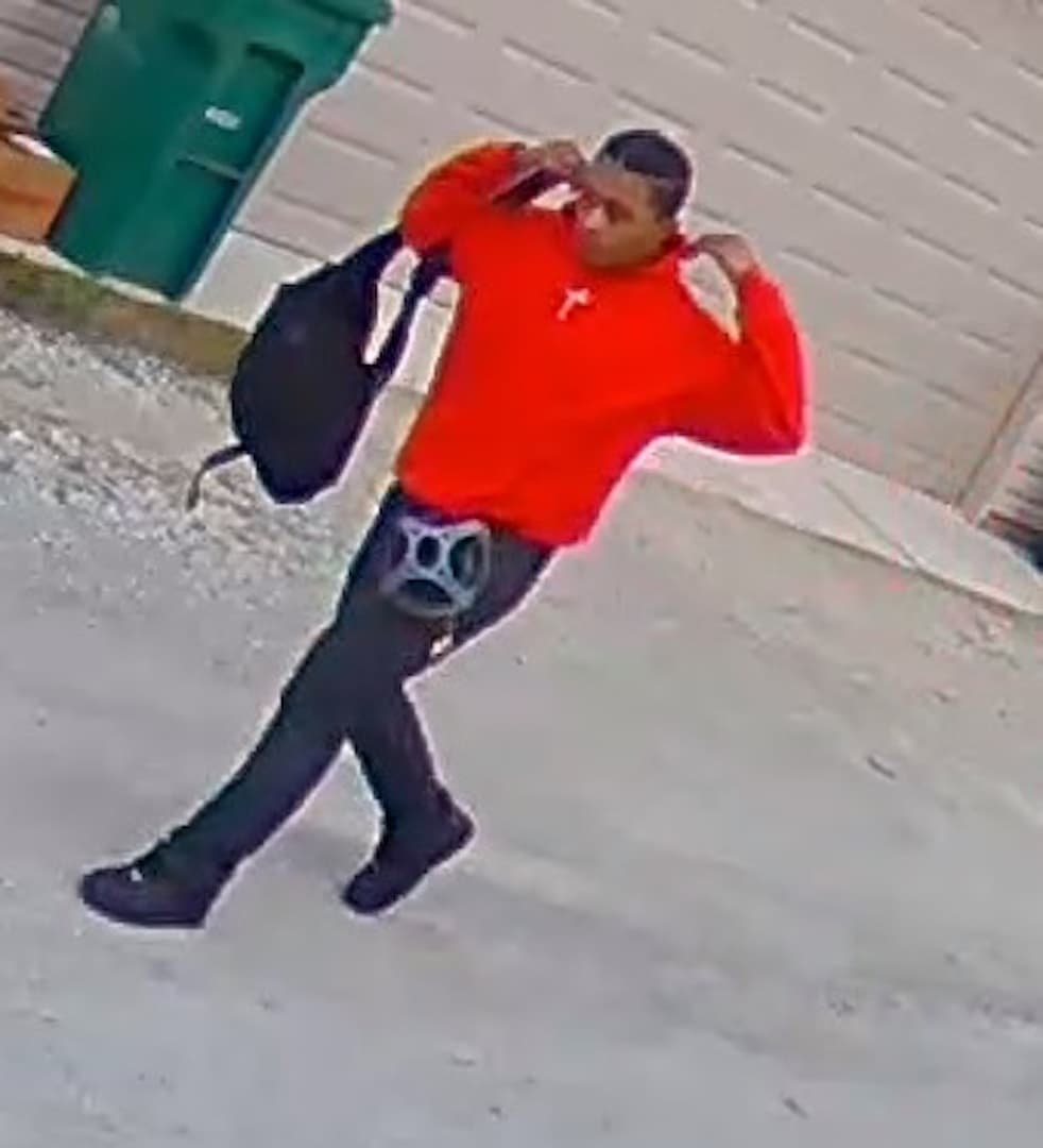 Imágenes compartidas por la policía de Burbank.