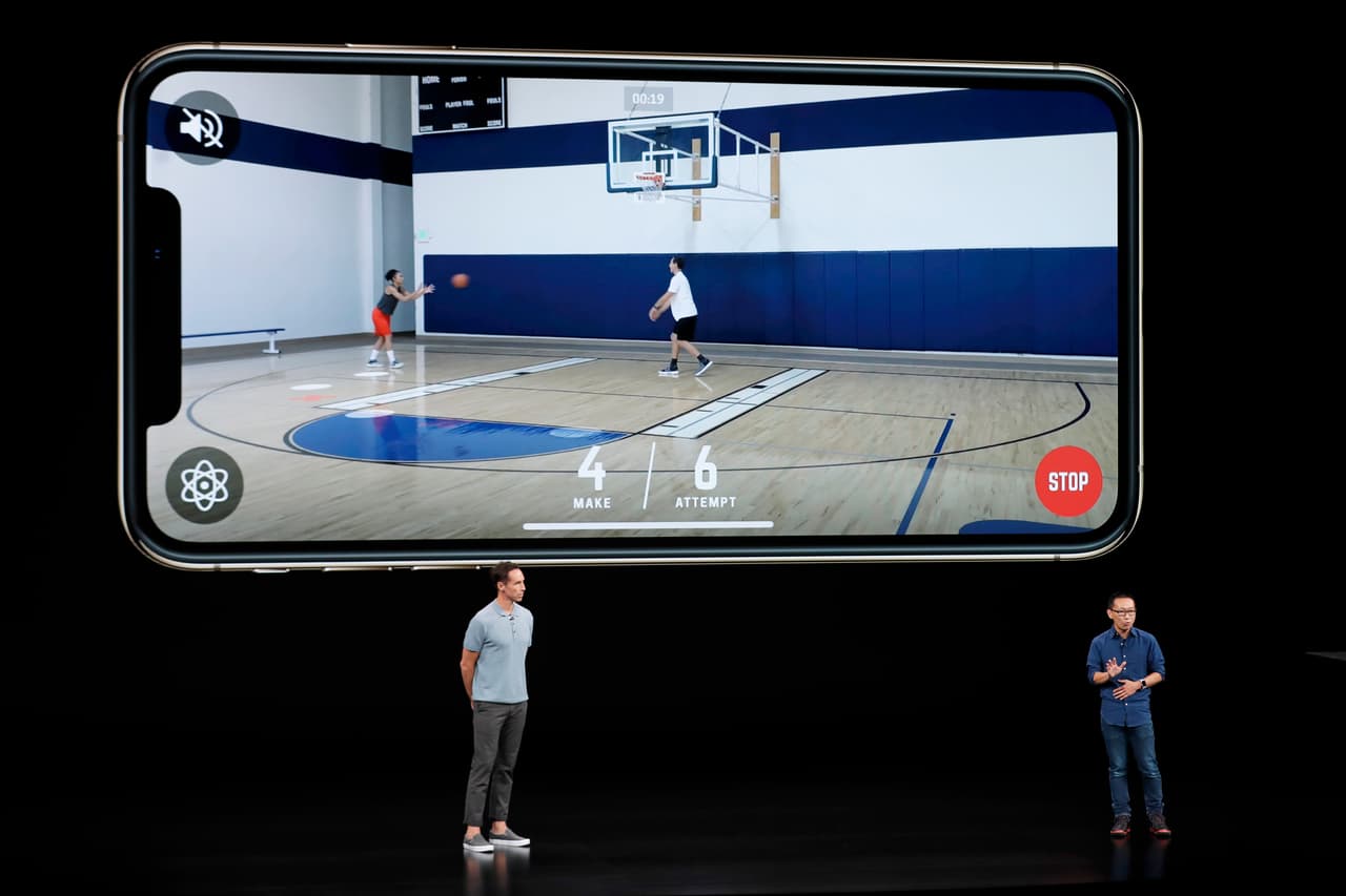 Tanto el iPhone XS como el XS Max pueden ordenarse por adelantado desde este 14 de septiembre y se estima que los envíos a domicilio comenzarán el 21 de septiembre.