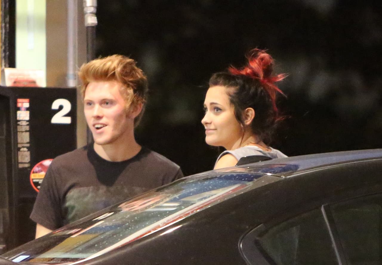 Paris Jackson con su novio Chester