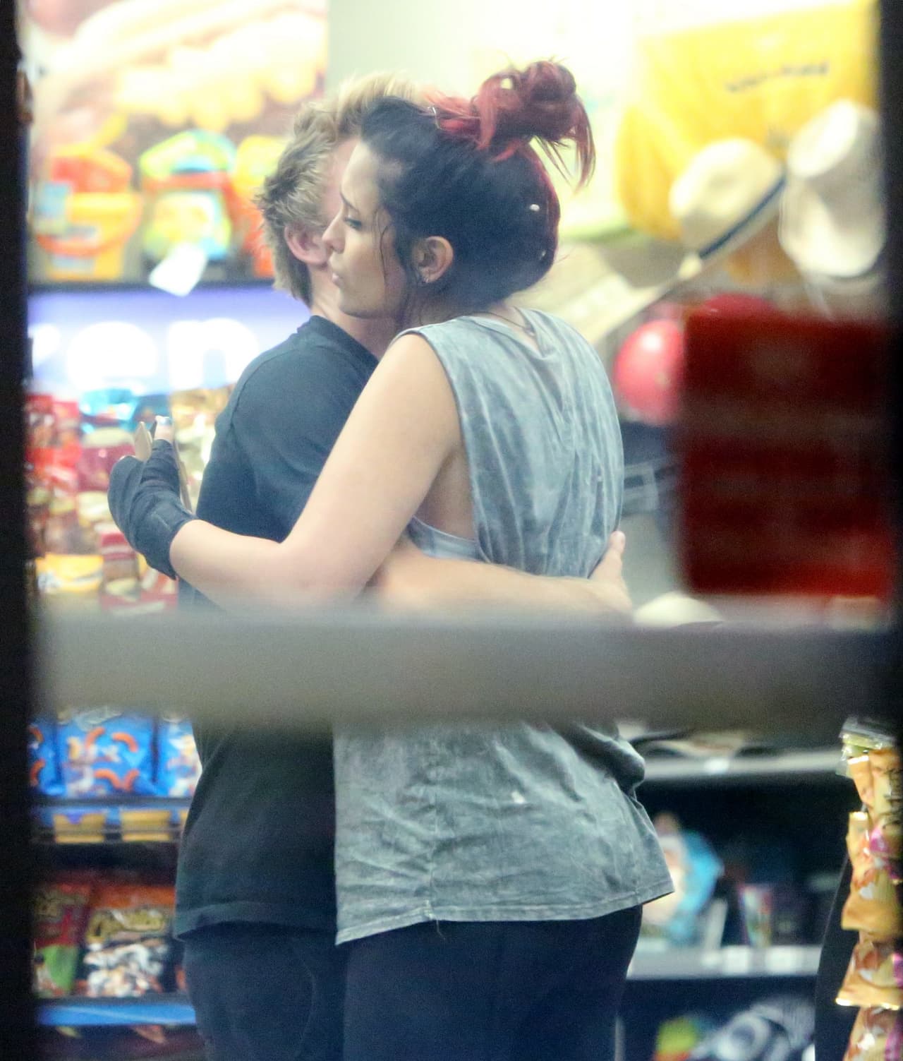 Todo el tiempo abrazados.