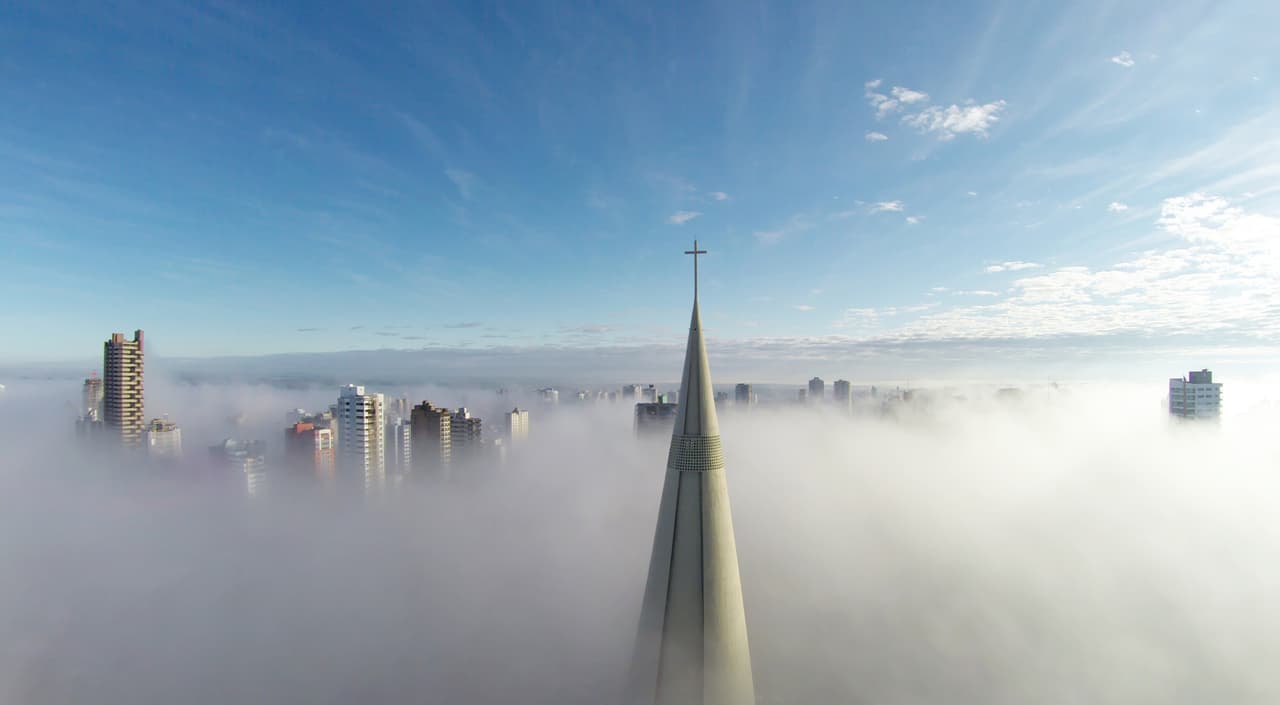 ‘Above The Mist’, es el título de esta foto ganadora.