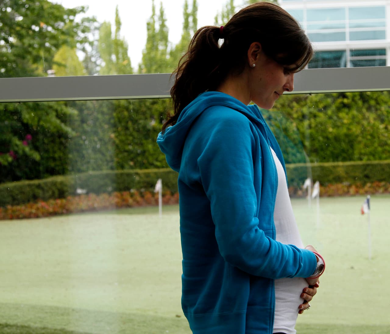 <b>Entre 30% y 50% de las mujeres con endometriosis presentan <a href="https://www.univision.com/temas/infertilidad">infertilidad</a></b>. La 
<a href="http://www.reproductivefacts.org/globalassets/rf/news-and-publications/bookletsfact-sheets/spanish-fact-sheets-and-info-booklets/endometriosis_causa_infertilidad-spanish.pdf">cirugía</a> puede ayudar a restablecer la anatomía pélvica normal para permitir que los ovarios y las trompas de Falopio trabajen mejor.