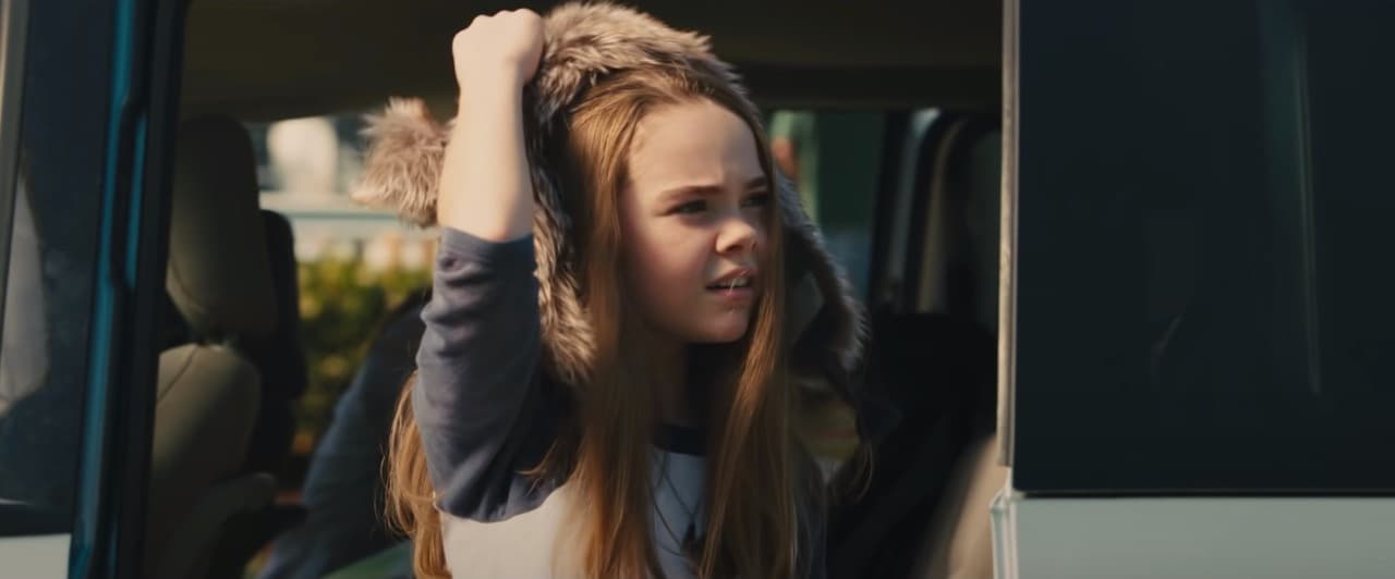 Hay una escena retrospectiva corta en la que aparece el personaje de Margot en versión infantil, al cual le dio vida Hannah Alligood y es parecida a Delevingne.