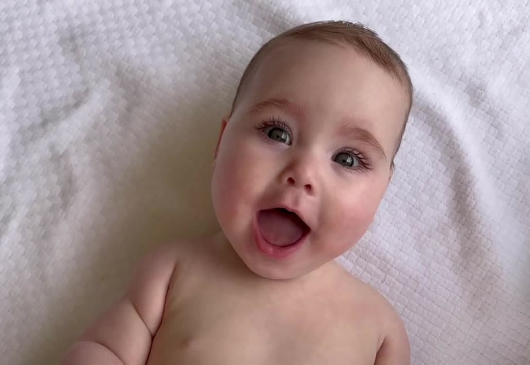 Conoce a la nueva bebé Gerber: una pequeña que nació sin parte de una pierna y nos recuerda que las imperfecciones son hermosas