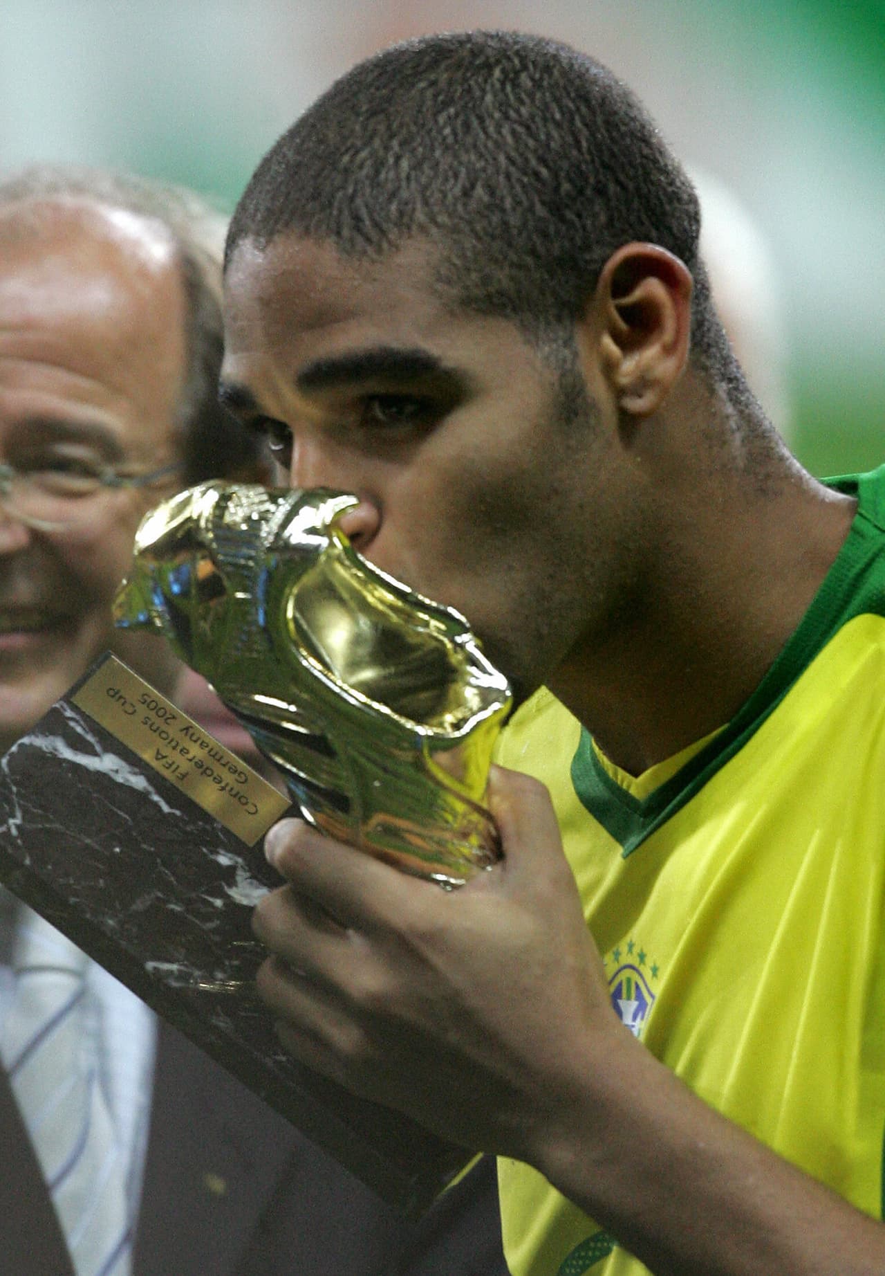 De hecho fue condecorado como el Botín de Oro del torneo. El Imperio florecía y aumentaba su hegemonía.