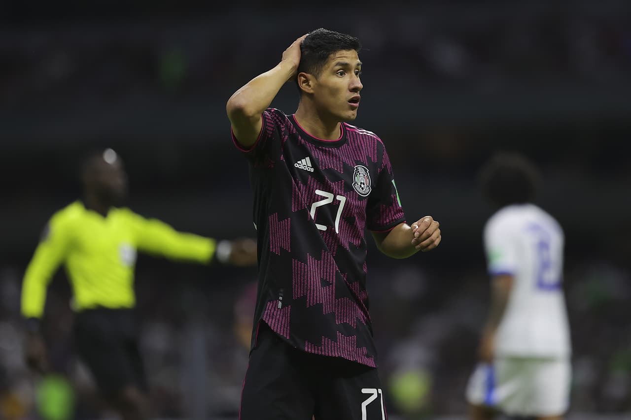 México selló su pase al Mundial con una victoria sobre El Salvador, gracias a los goles de Uriel Antuna y Raúl Jiménez.