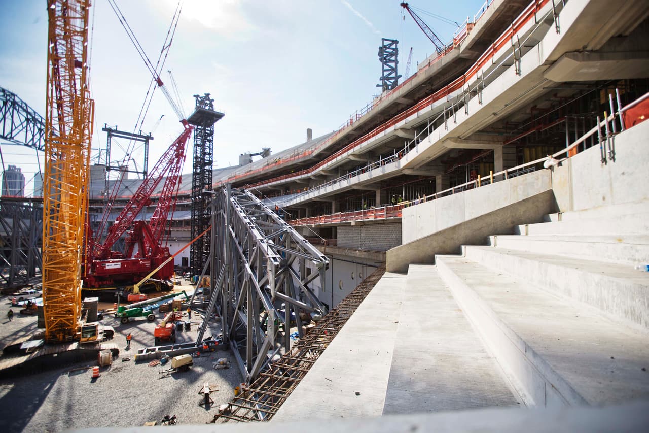 Se estima que la capacidad del nuevo Mercedes-Benz será de entre 71,000 y 75,000 personas para partidos NFL o de la Copa Mundial FIFA.