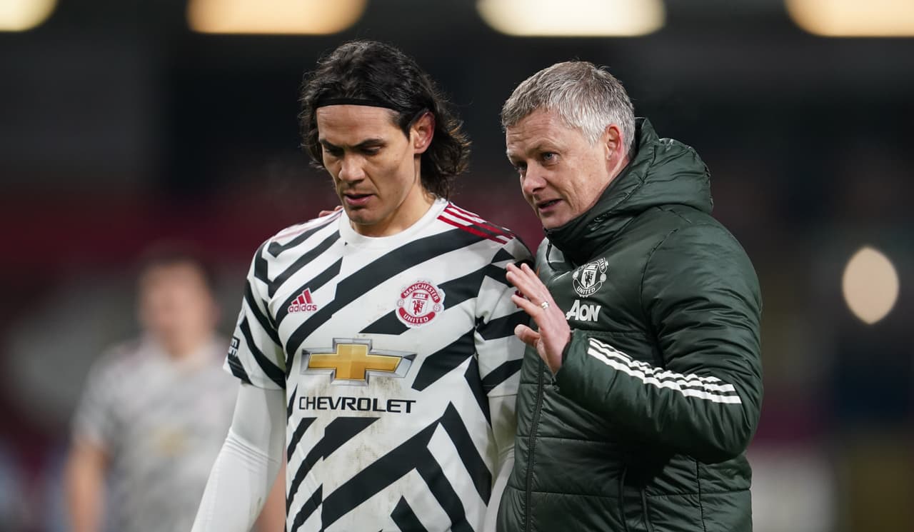 Solskjaer desea que Cavani siga en el Manchester United