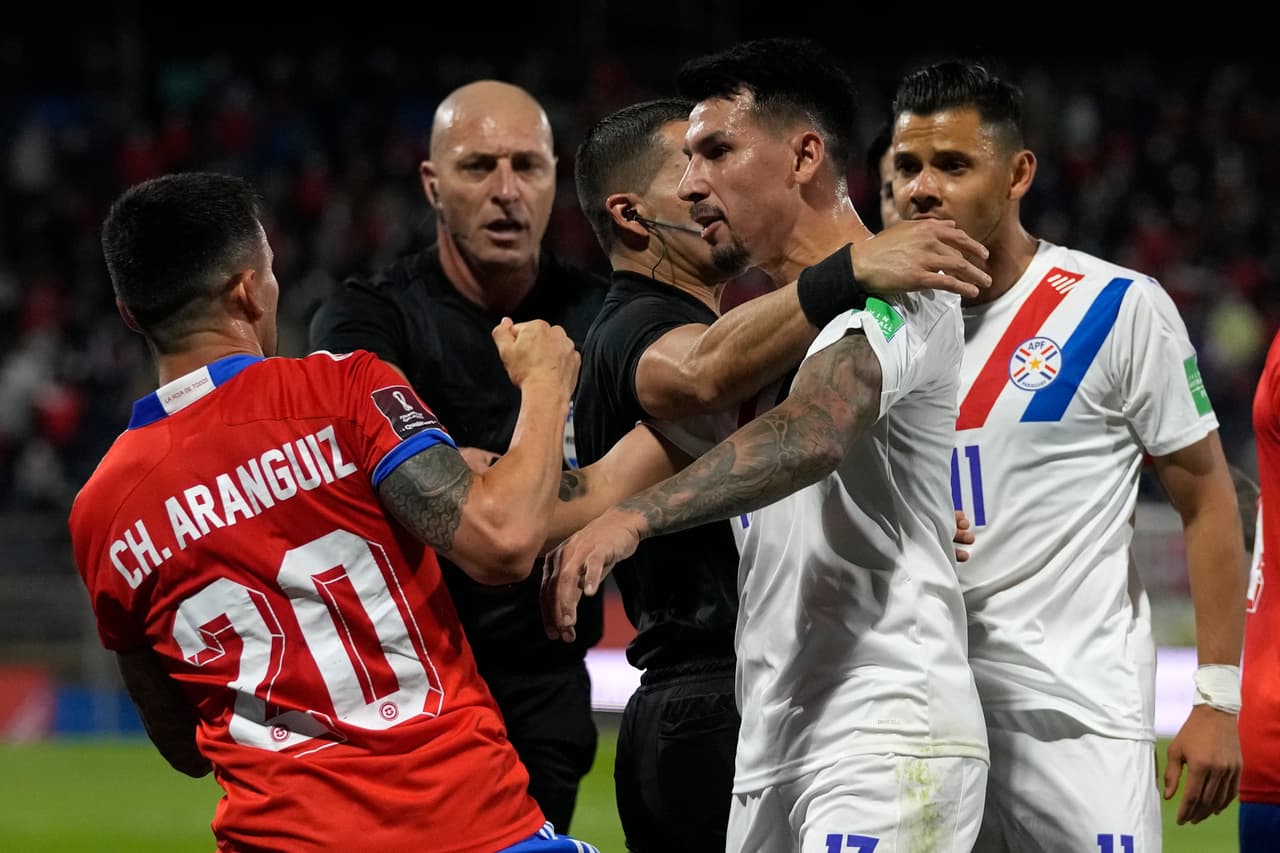 Argentina goleó a Uruguay mientras que Chile por fin volvió a ganar tras enfrentarse a la Selección de Paraguay.