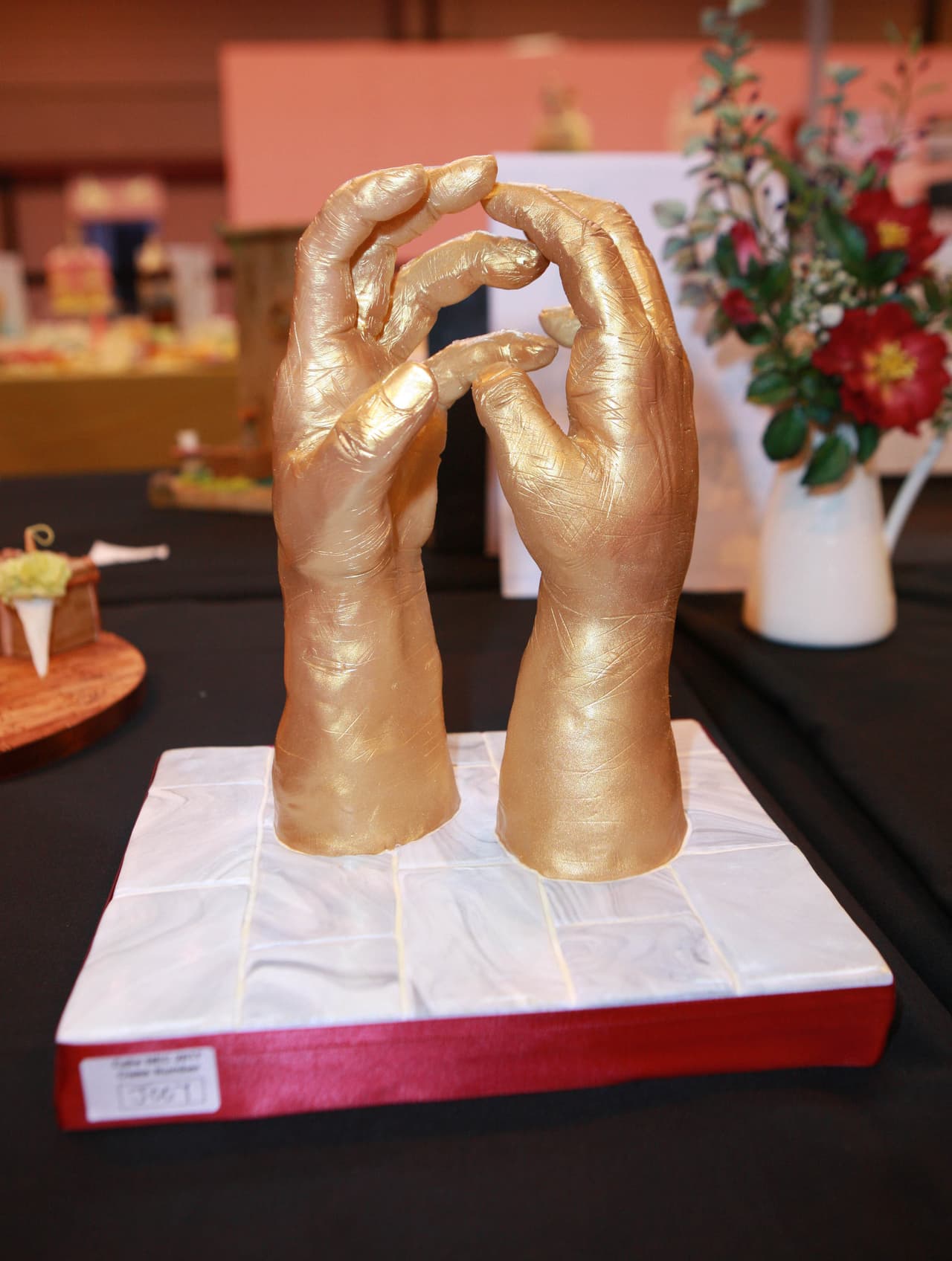 La competencia de pasteles mundial, Cake International, exhibió pasteles que llevan la decoración culinaria a lugares inesperados, con repostería en forma de personajes de películas, pájaros, perros y hasta un bebé. El show se llevará a cabo del 17 al 19 de marzo en Birmingham, Inglaterra.