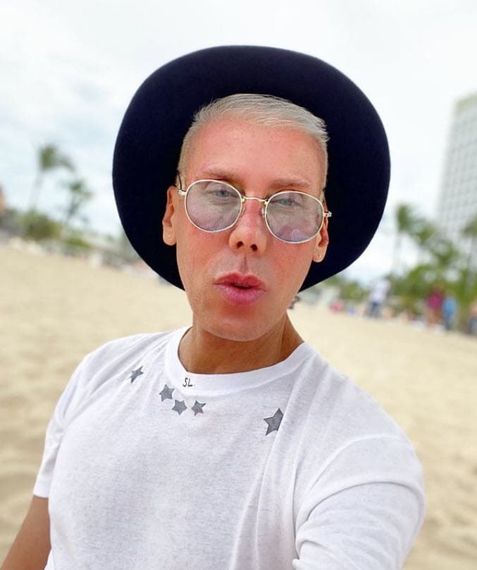 Su talento lo llevó a trabajar en Televisa, la televisora más importante en cuanto a producción de telenovelas a nivel mundial.
<br>