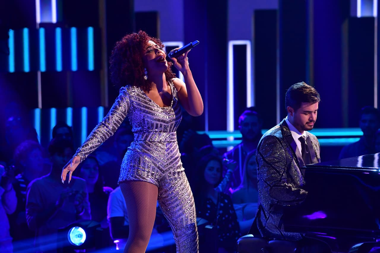 Aunque el público cerró el número de Melaner con fuertes aplausos y ovaciones, los jueces no estaban tan conformes con su show. El primero en hacer su crítica fue Joss Favela, quien reconoció que hubo una nota que no le gustó; sin embargo, celebr´ó que en las bajadas la participante lograra lucir su voz: "Tienes una voz bonita", le dijo.