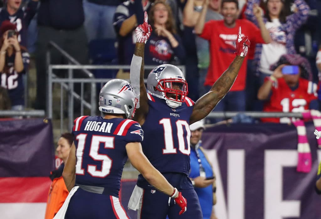Pero rápido Brady y compañía se sacudieron los nervios. En un pase de 34 yardas al recién llegado Josh Gordon (10), los Pats anotaron un touchdown más para separarse 31-17.