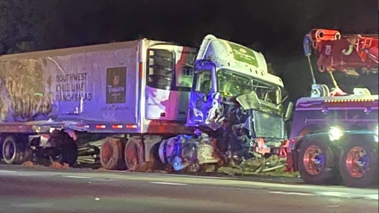 Múltiples vehículos chocan en autopista de Raleigh tras fuertes lluvias, incluida ambulancia y unidad de Fedex