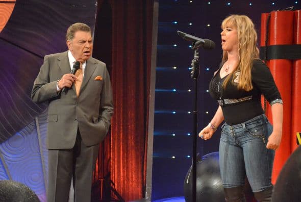 Patricia Silva es la segunda concursante de la noche, a pesar de haber sido actriz hace algunos años, la comedia se convirtió en su pasión.