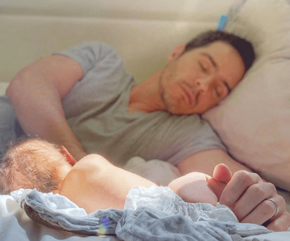 El pasado 25 de febrero Mauricio Ochmann se convirtió en papá por segunda ocasión tras el nacimiento de Kailani, producto de su matrimonio con Aislinn Derbez.