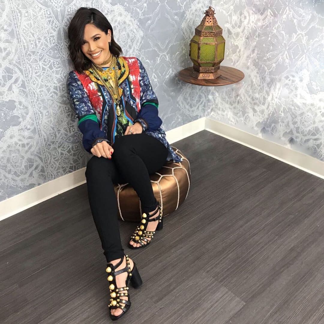 Este es otro modelo en el que la conductora mexicana aplicó la reciente tendencia.