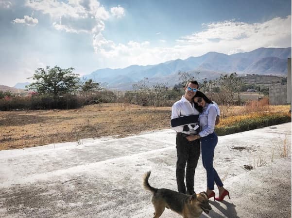 Cynthia es una mujer que disfruta de la naturaleza y eso es algo que comparte con el actor.