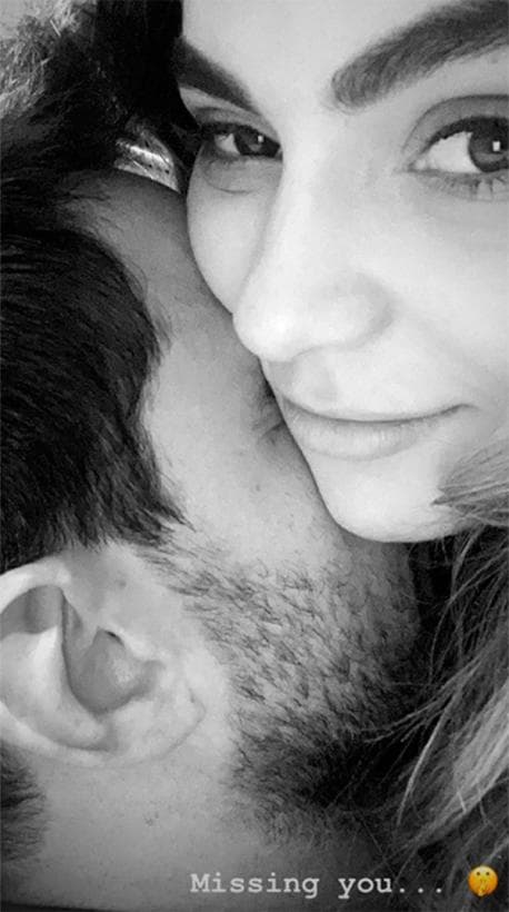 Fue el 9 de octubre cuando Sofía Castro publicó un par de fotografías en su cuenta de Instagram donde sale recostada en el pecho de Pablo y muestra el rostro de su novio. Con esas imágenes confirmó su relación: "Sí, él es mi novio".