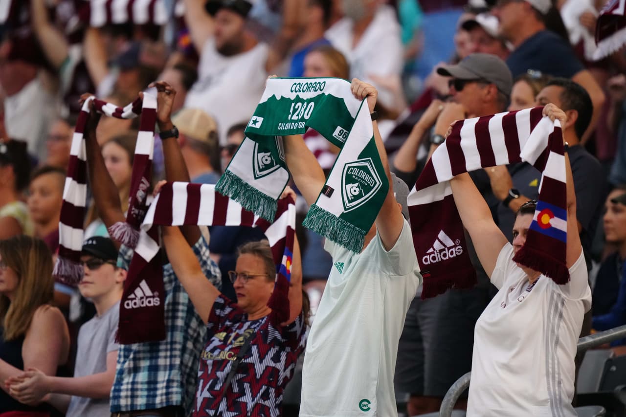 Pero la afición local pesó más en casa de los Colorado Rapids.
<br>