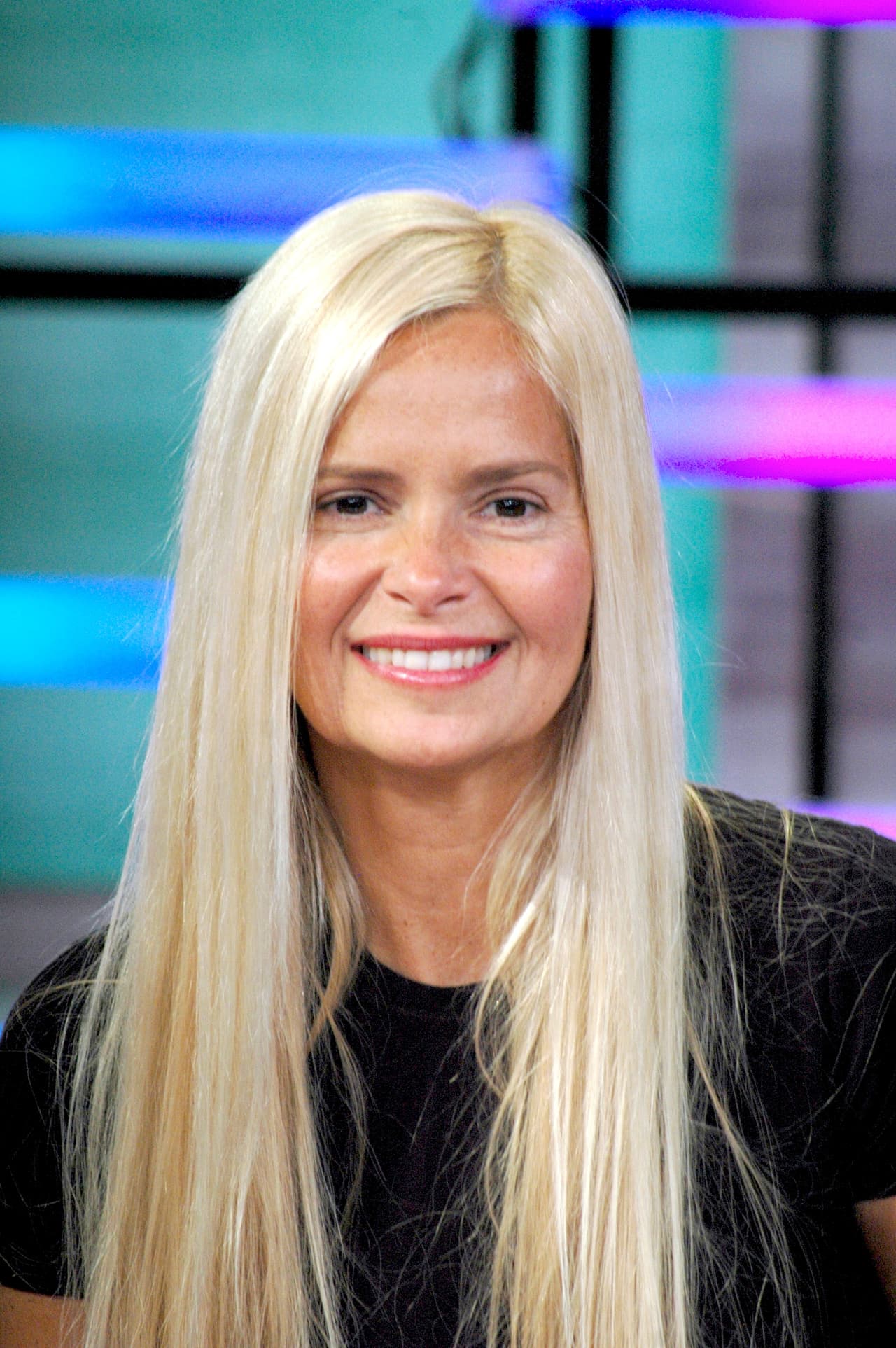 Aunque tuvo su primer protagónico en 1984, con 'Azucena', la historia que la lanzó al estrellato fue 'Topacio' (1985), en la que encarnó a una invidente enamorada de Jorge Luis Sandoval, personaje interpretado por Víctor Cámara.