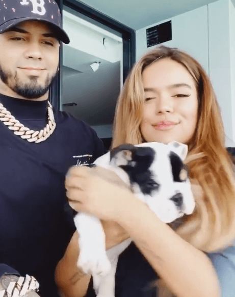 Seguimos con 
<b>Karol G, Anuel AA y su perro Goku</b>, con quien la pareja ha protagonizado videos muy divertidos en las redes.