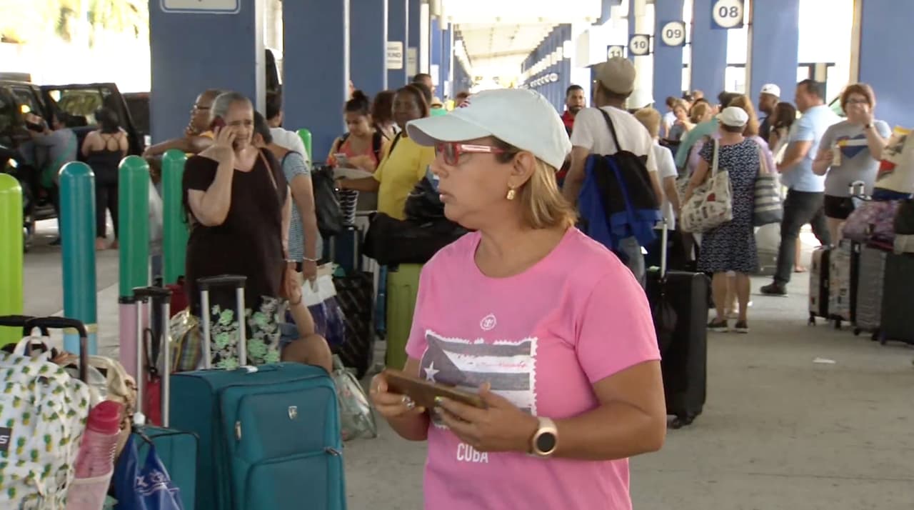 "Me dio mucha tristeza, ellos cuentan con nuestro dinero": llega a Miami el último crucero que partió de Cuba 