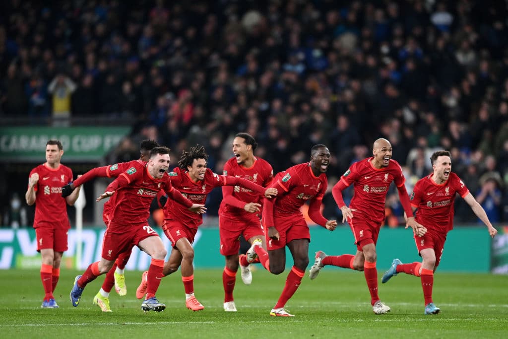 Liverpool derrota al Chelsea en tanda de penales 10-11 durante la final de la Copa de la Liga Inglesa. Kepa, portero de los 'Blues', voló el último penal y así los Reds se llevó el campeonato.