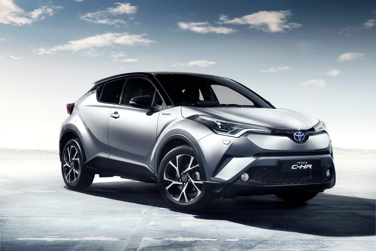 Lo primero que salta a la vista al ver a la Toyota C-HR es lo absolutamente chiflado de su diseño exterior.