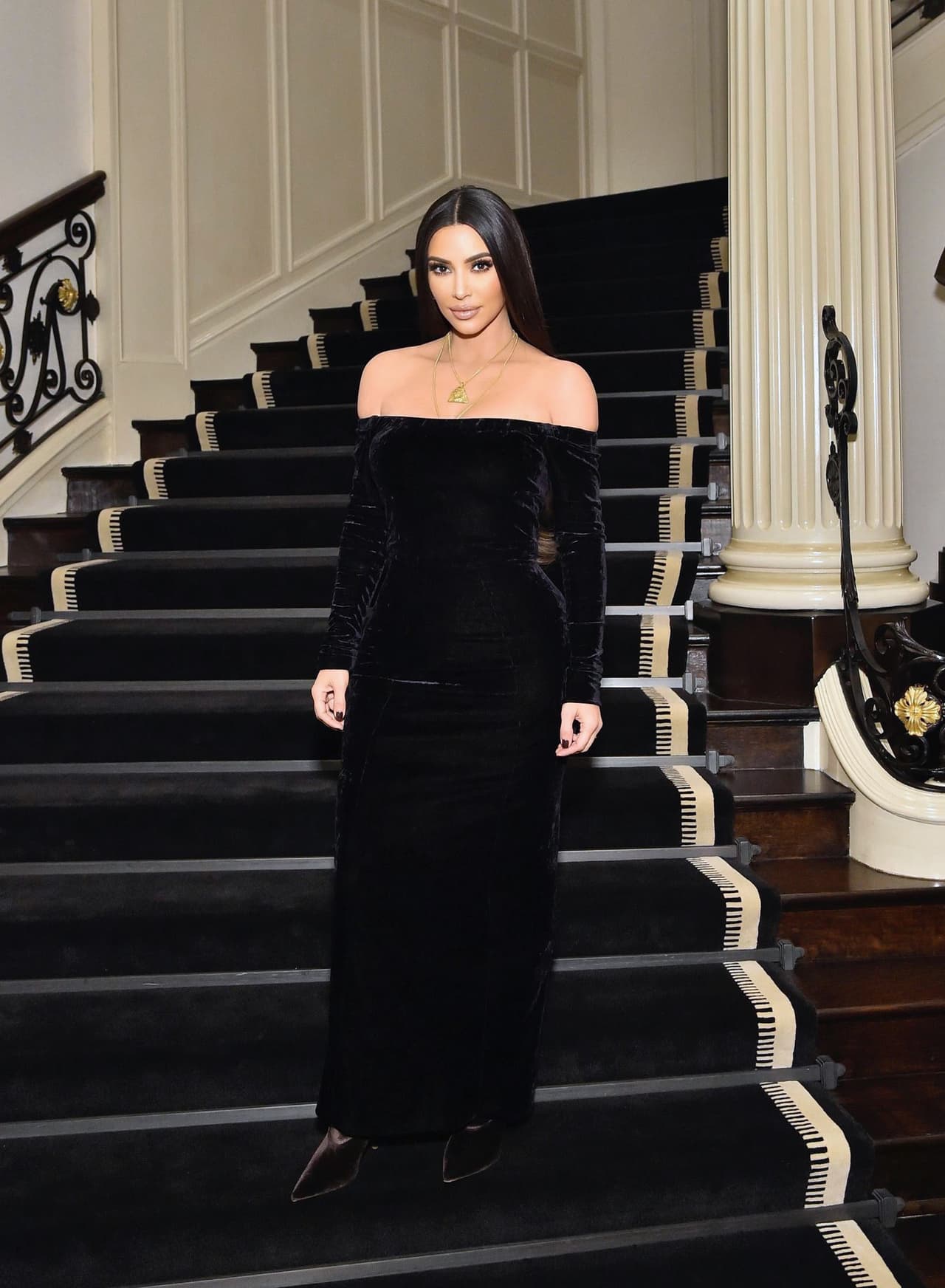 Kim Kardashian recordó, en un video de 
<b><a href="https://www.youtube.com/watch?time_continue=8&v=8Knj8-MKFn8&feature=emb_logo" target="_blank">Vogue</a></b>, que lloró todo el camino a casa por las críticas que recibió su vestido de la Met Gala 2013.