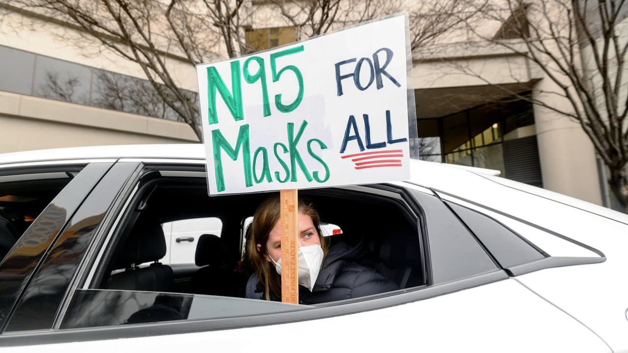 Más 'sick outs' de maestros para esta semana: te explicamos qué son y cómo afectan a la escuela de tus hijos